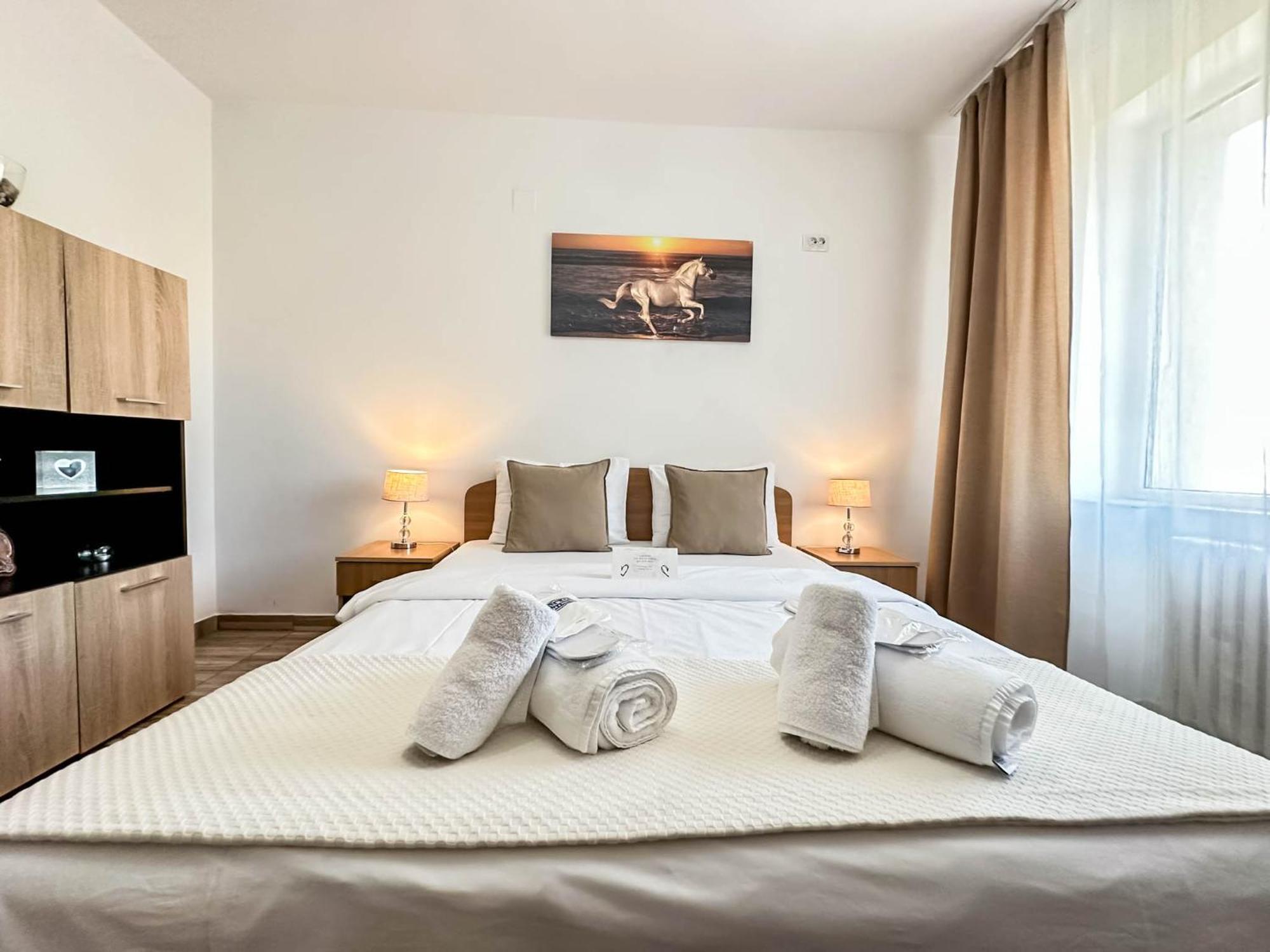 Sunrise Apartments City Center Bukarest Exteriör bild
